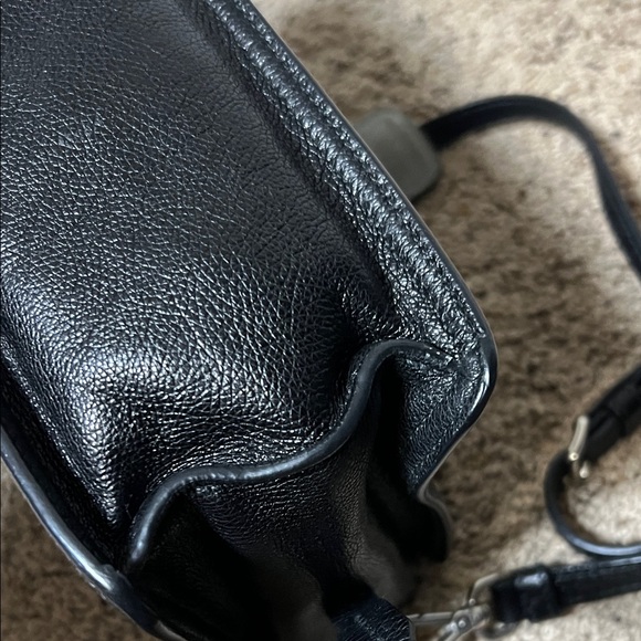 3249 Prada  Black Crossbody  Bag - Picture 5 of 9